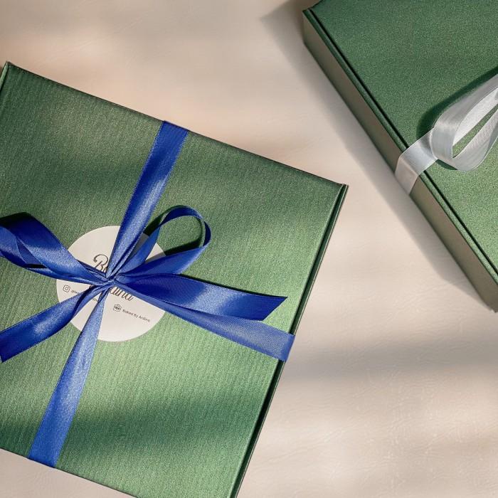 

Mix Brownies & Cookies Hampers