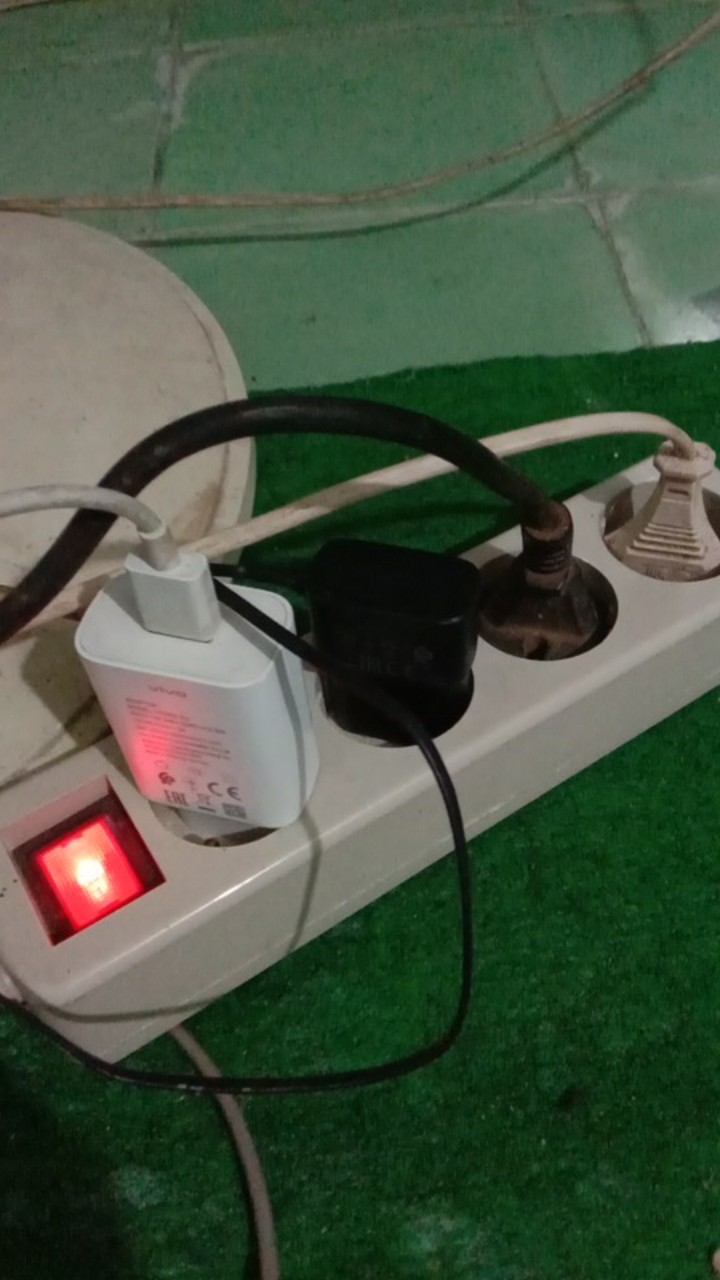 Payung Topi Besar Pelangi