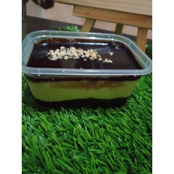 Cake lumer Durian Coklat Topiing Almond