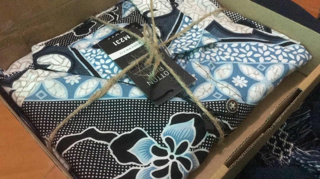 M231 Kemeja Pria Batik Panjang Biru 1623a