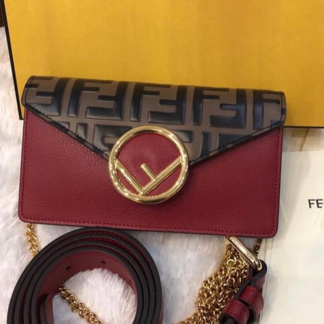 Dompet Fendi