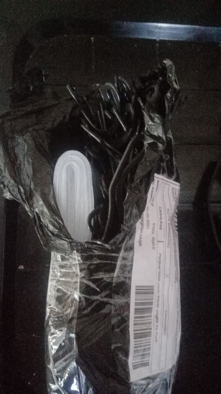 Ecer Rp.525 Paket/pcs Isi (1 Hanger Bebek+1 Plastik Kaos Kaki Kaca)