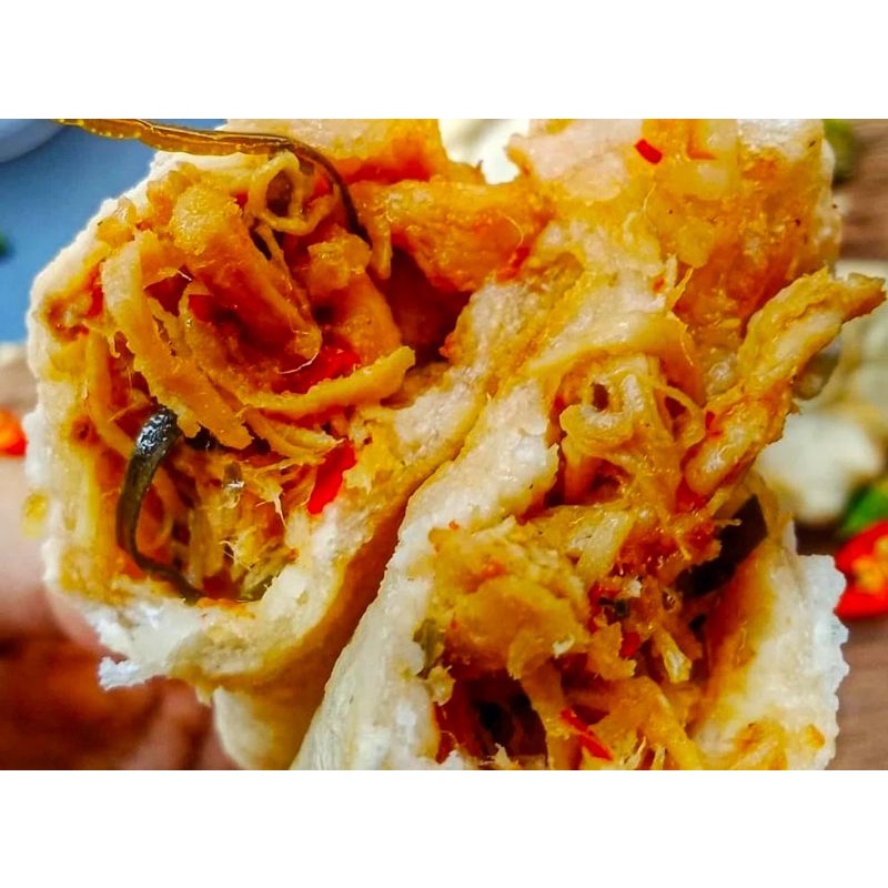 

cireng isi ayam suwir brutal pedas gurih extra daun kemangi plus bumbu rujak sudah komplit harga riseller