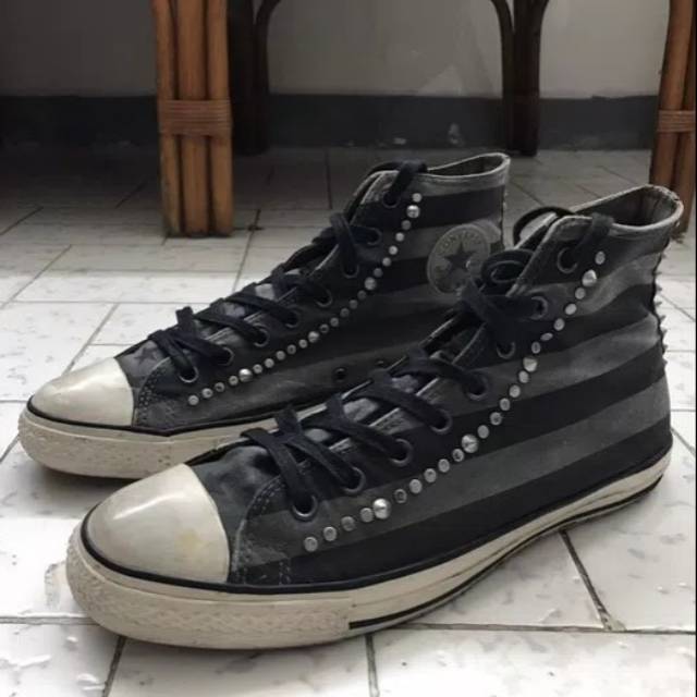 sepatu bekas Converse X John Varvatos USA Flag Studded