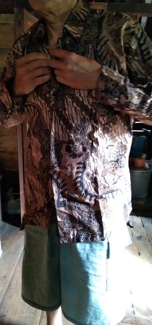 Pramudya Kemeja Batik Pria Lengan Panjang Katun Halus Sragenan