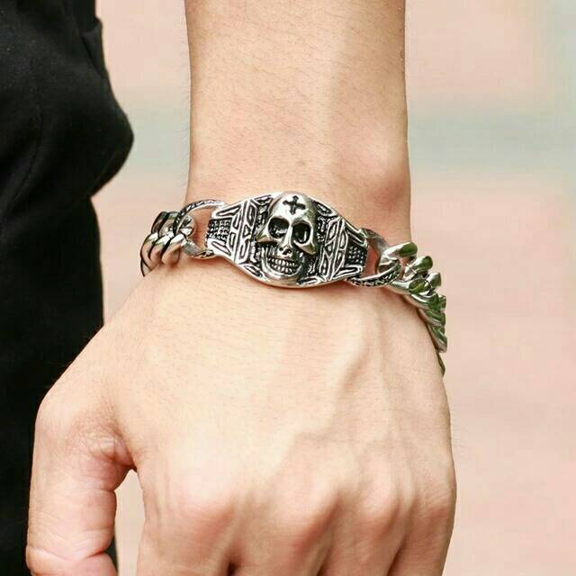 Gelang tengkorak pria