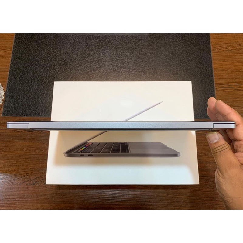 Macbook Pro Retina 13 inch 2016 / 2017 Touchbar Ram 8Gb Ssd 256Gb