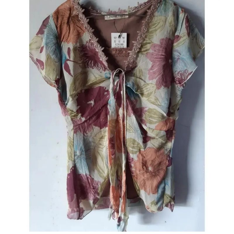 Blouse pendek bunga (preloved)