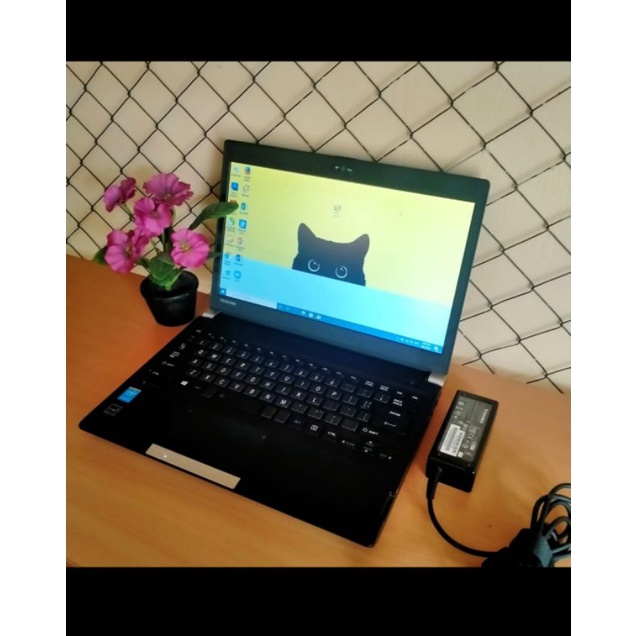 Toshiba Dynabook R734/M