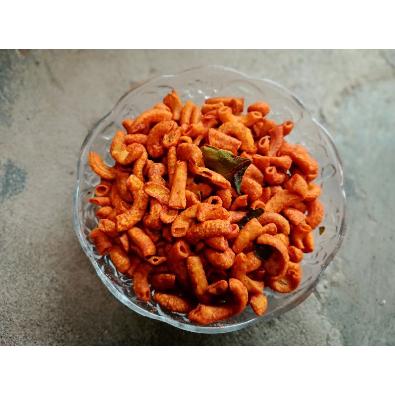 

MAKARONI PIPA PEDAS DAUN JERUK 1KG - CAMILAN PEDAS
