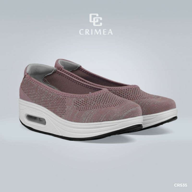 C R I M E A Flyknit Sneakers CRS35