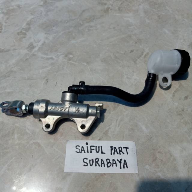 Master rem belakang R15