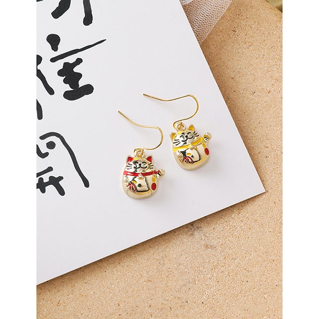 LRC Anting Gantung Fashion Golden Contrasting Lucky Cat Earrings D66129