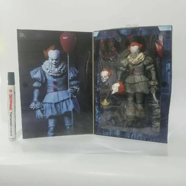 mainan action figure pennywise badut
neca ultimate it pennywise
movie 
tinggi sekitar 7 inch
artikul