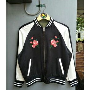 Souvenir sukajan jacket bunga
