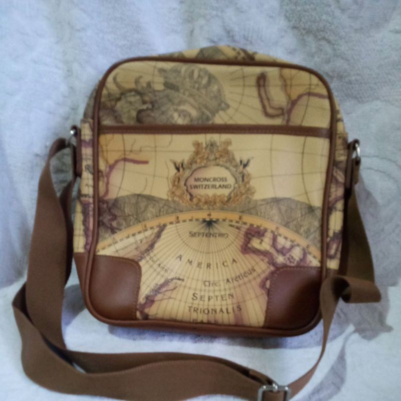 ❌SOLD❌Tas peta Moncross Switzerland