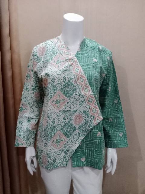 Aira Batik_ BLUS BATIK