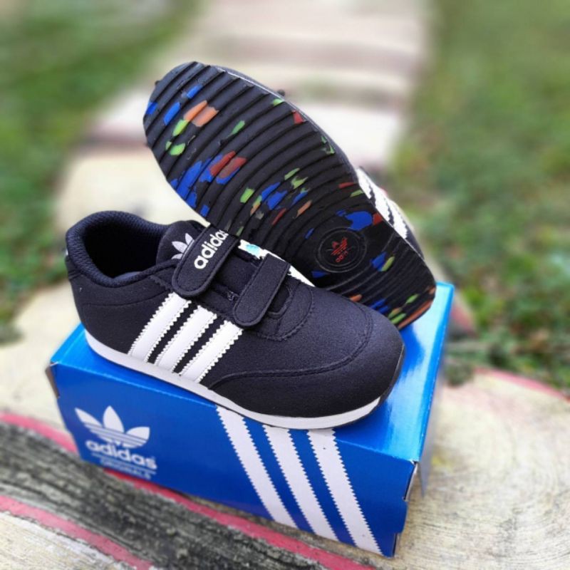 SEPATU ANAK ADIDAS HITAM PREMIUM QUALITY SEPATU ANAK HITAM ADIDAS