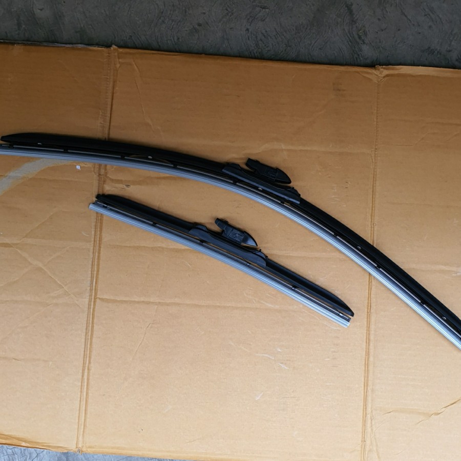 Sienta Toyota wiper blade kaca depan