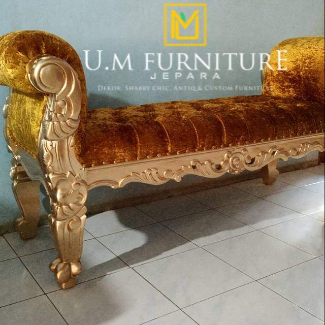 Kursi Stool Syahrini Dekorasi pelaminan