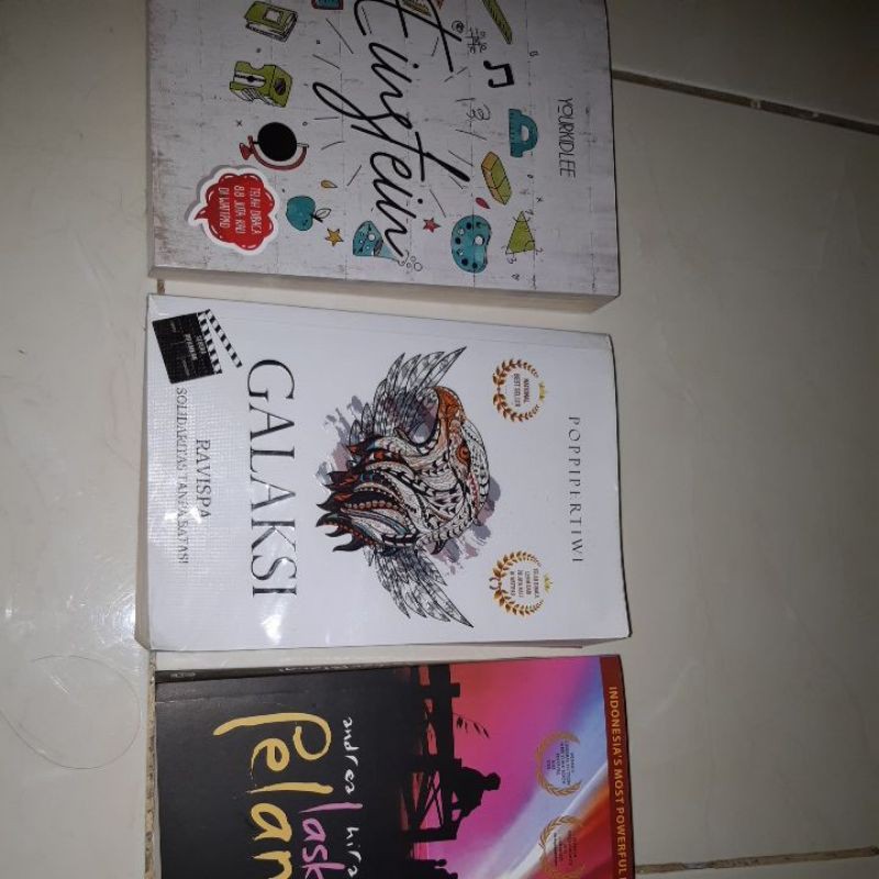 NOVEL LASKAR PELANGI EINSTEIN PRELOVED