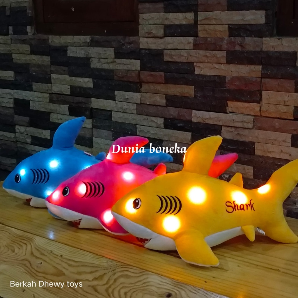 Boneka hiu shark jumbo ukuran 35 CM lengkap dengan lampu (LED)