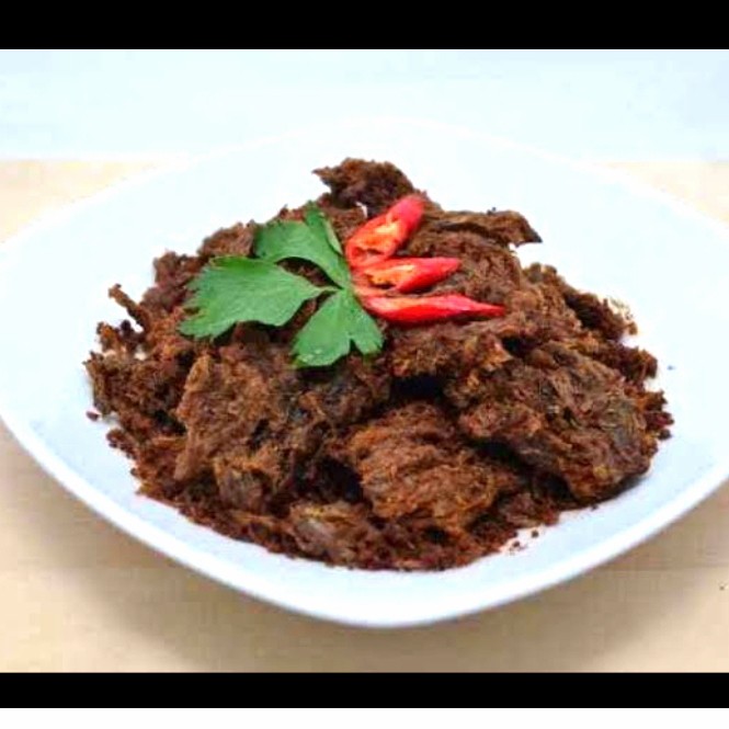 

RENDANG DAGING SAPI ASLI 600GRAM RENDANG PADANG ENAK SIAP MAKAN halal