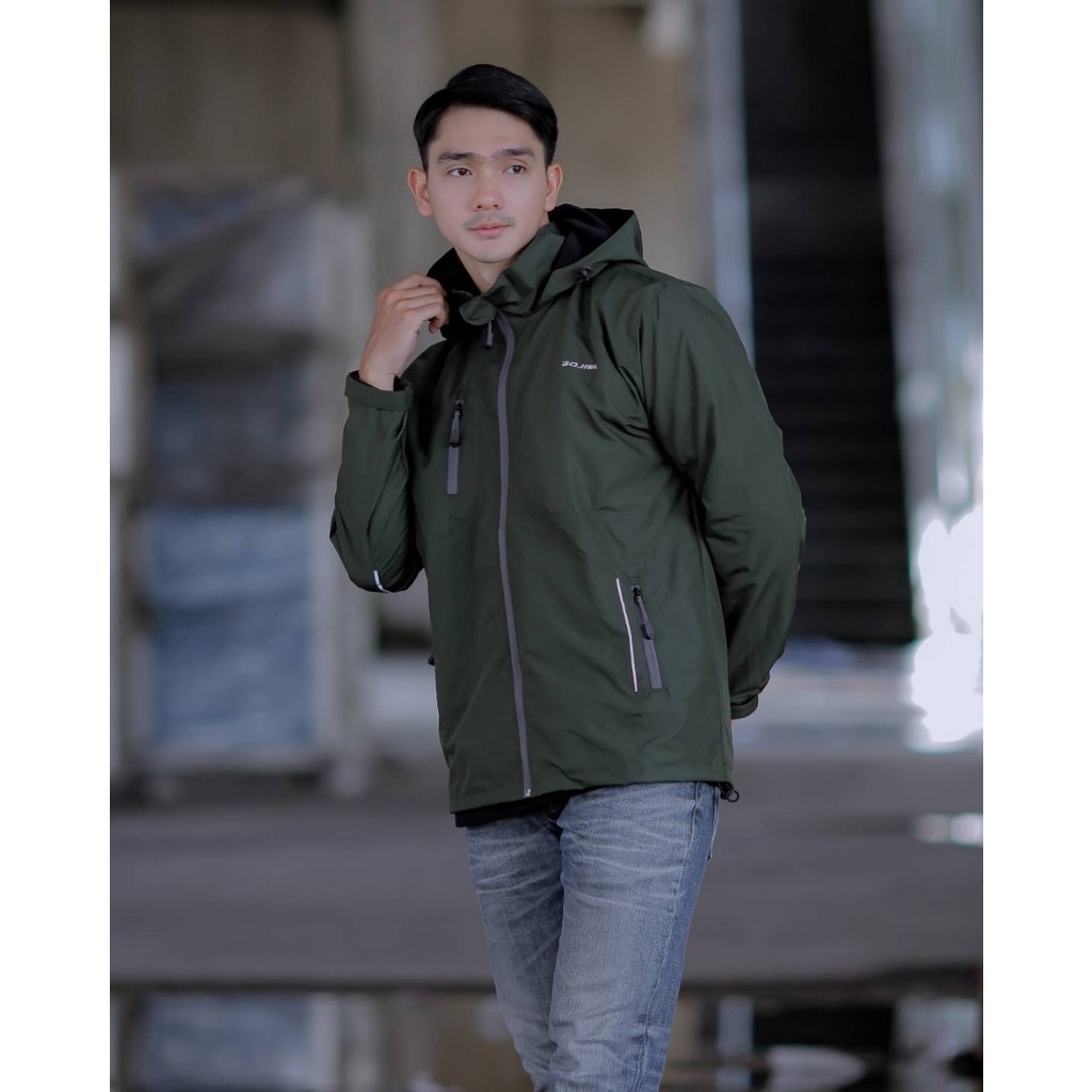 JAKET OUTDOOR WATERFROOP PREMIUM  MODEL KASUAL PRIA WAMITA JAKET HIKING JAKET MUNCAK