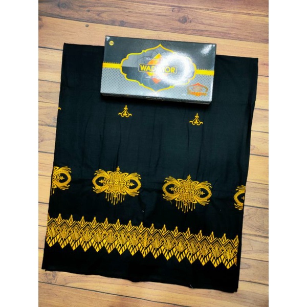 SARUNG BORDIR PINTU ACEH