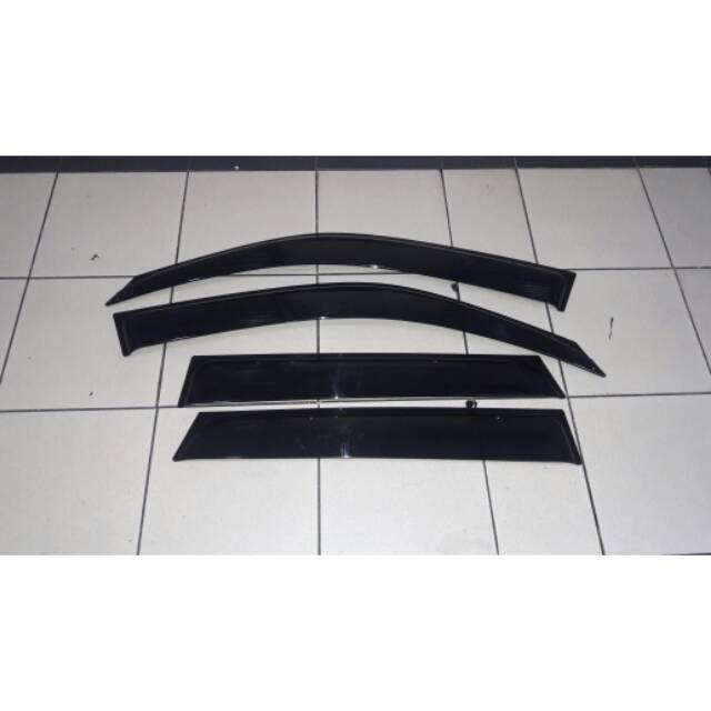 Side visor injection uzuki grand vitara 2007