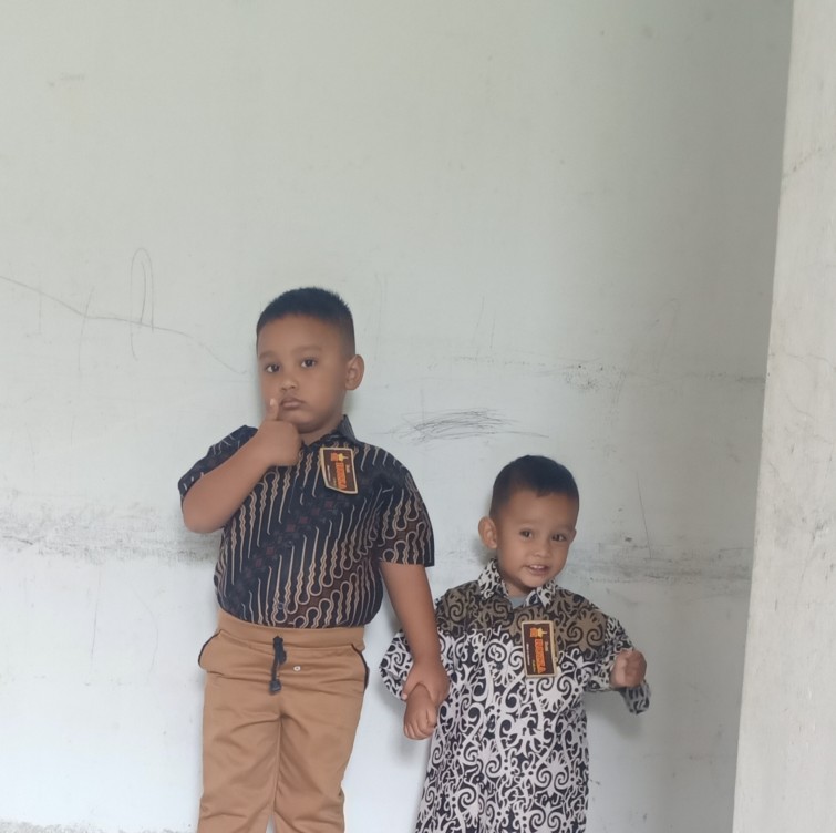 Ruzza Batik Anak Ukuran 0-15 Tahun Kemeja Motif Liris Seno Kawung Sogan Mocca Coklat Baju Laki-laki