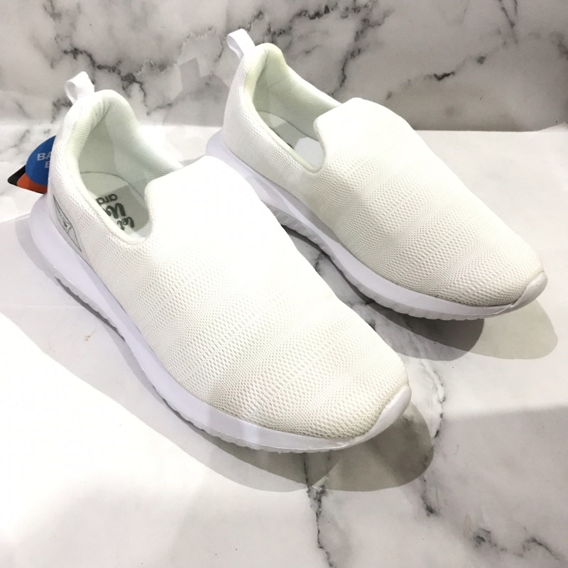 Sepatu Slip On Ardiles Akela Putih Sepatu Wanita Slop