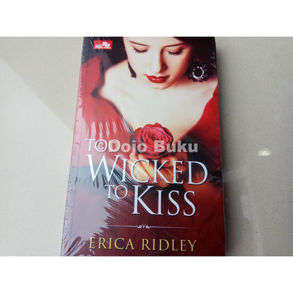 HR: Too Wicked To Kiss by Erica Ridley