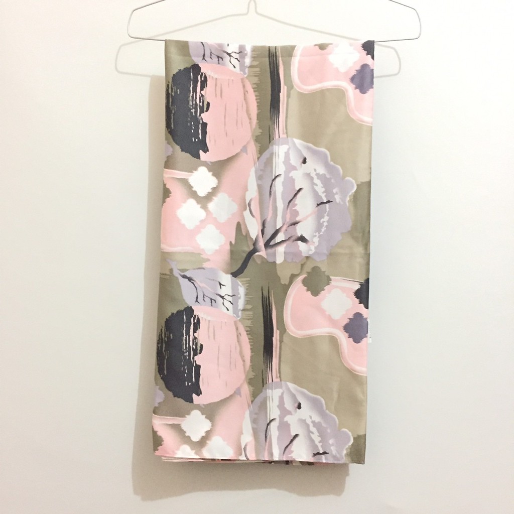 Kerudung Hijab Segiempat Motif Satin Silk