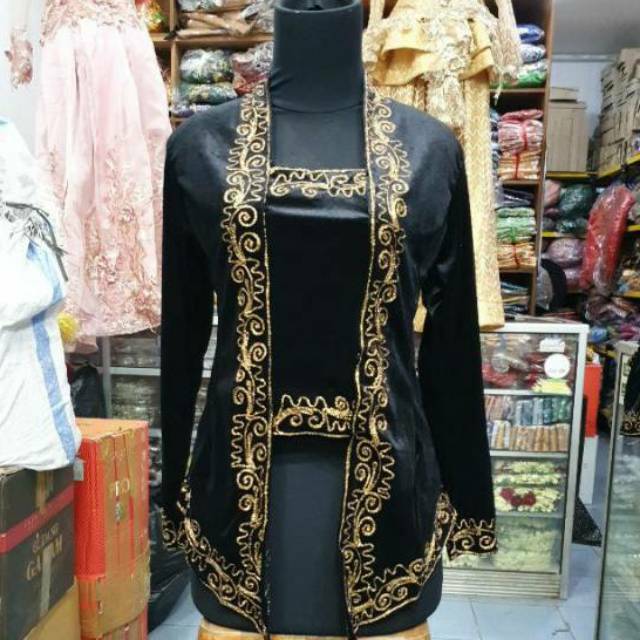 Kebaya Bludru Kutubaru