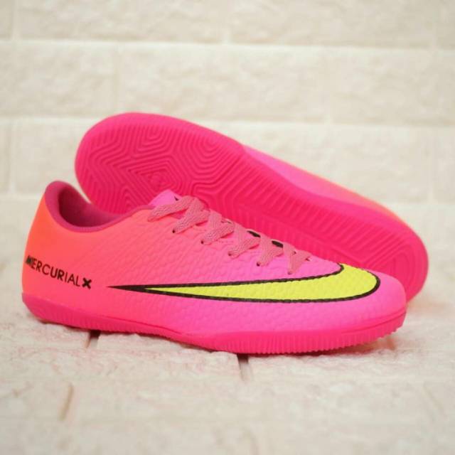 nike mercurial futsal pink