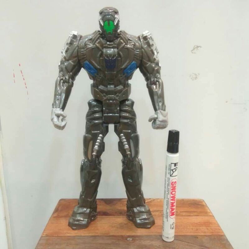 mainan action figureTransformers lockdown