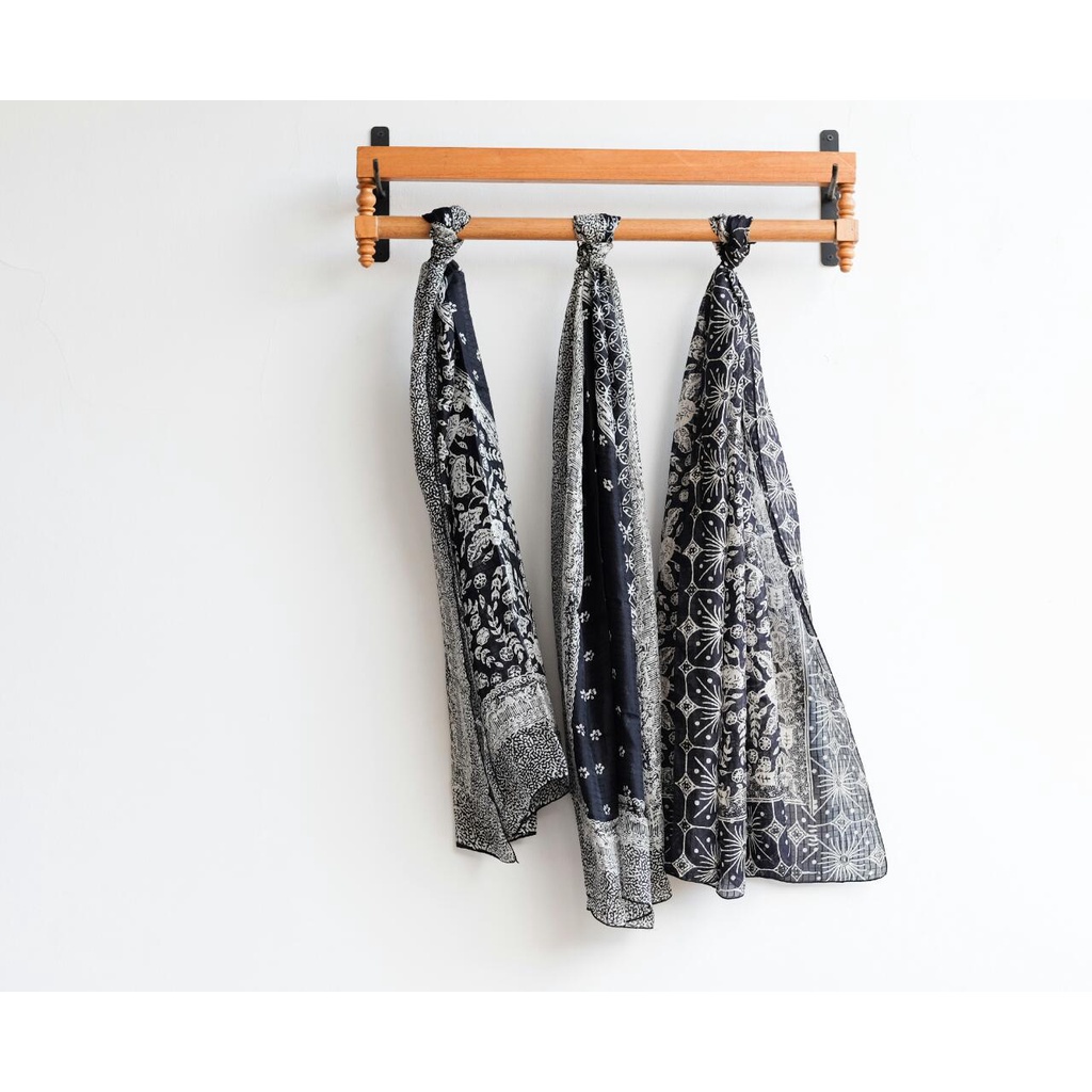 SCARF BATIK SUTRA EB TRADITIONAL MOTIF BUNGA P/S