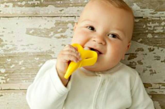 BANANA TOOTHBRUSH / TEETHER BABY /GIGITAN BAYI PISANG
