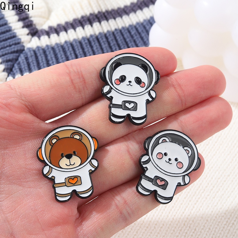 Bros Pin Enamel Desain Kartun Hewan Astronot Panda Beruang Kelinci Untuk Hadiah Teman