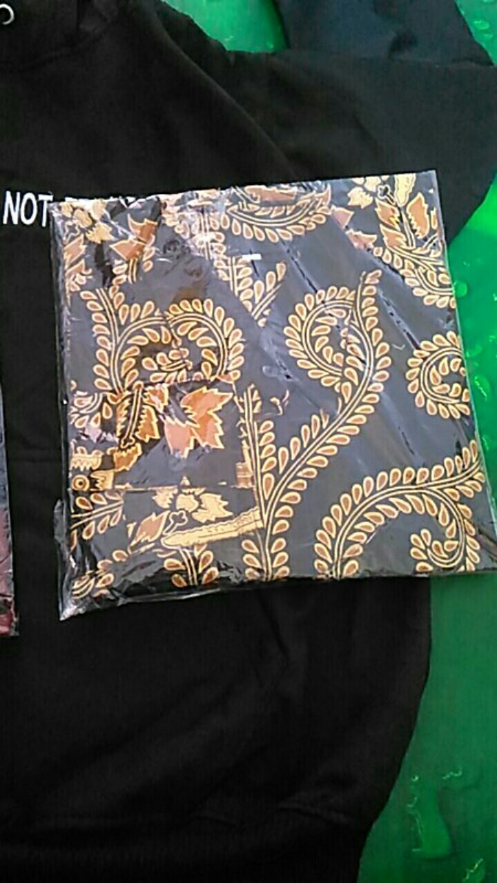 Kemeja Batik Pria Slimfit Kerja Modern