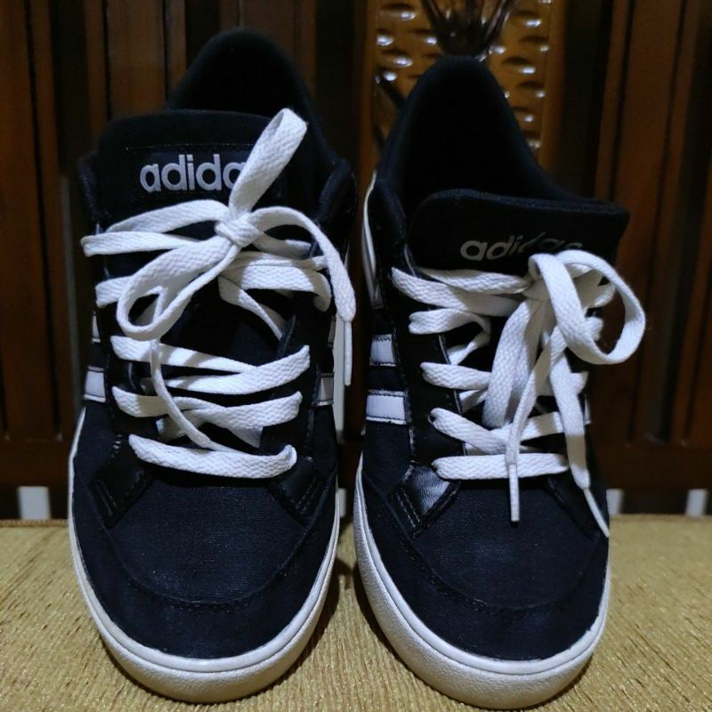 Sepatu Adidas Cowok/Male (Preloved)