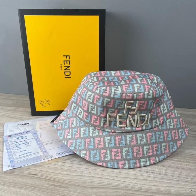 TOPI FENDI IMPORT / BUCKET HAT FENDI / TOPI BULAT FENDI