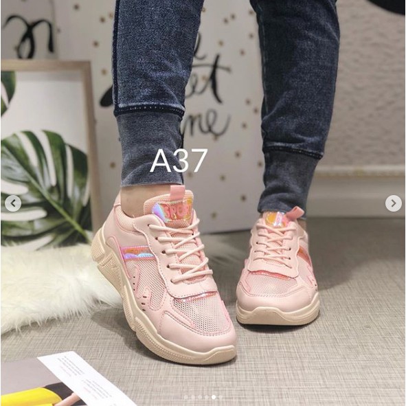 Sepatu Sneakers A37