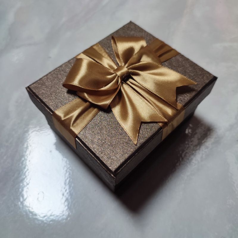 KOTAK COKLAT GOLD SERABUT HAMPERS BAHAN BOARD PACKING KADO