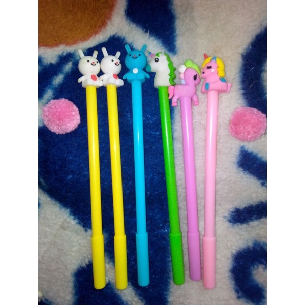 

pulpen karakter (random) unicorn dan ulat