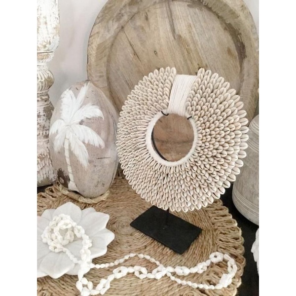 kerajinan bali/ pajangan  kerang / kalung papua, dekorasi rumah, hiasan dinding, hiasan kerang