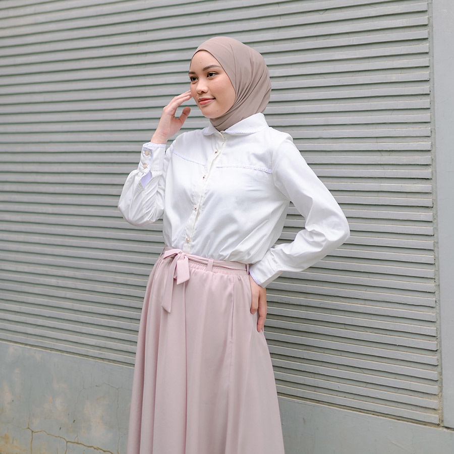 Defect HijabChic x Thatal Thelma Broken White Top