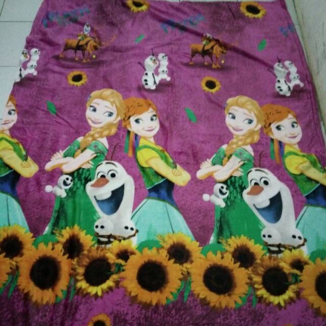 Selimut frozen ungu