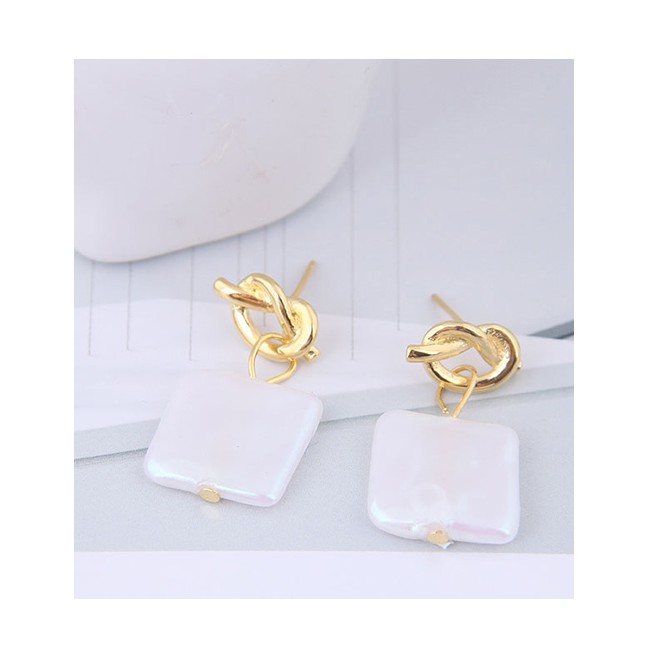 LRC Anting Tusuk Fashion Gold Copper Plated Real Gold Shell Shell Earrings A59093